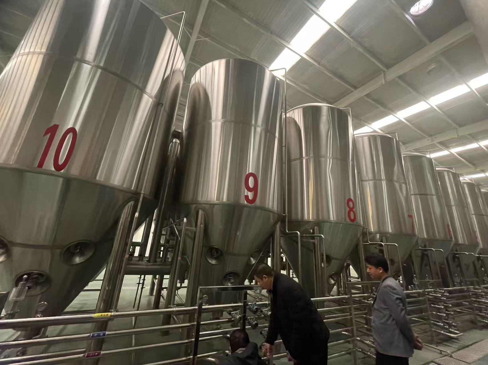 兰坪精酿啤酒设备厂—平面布置、设备设计、制造、调试、培训等一条龙服务